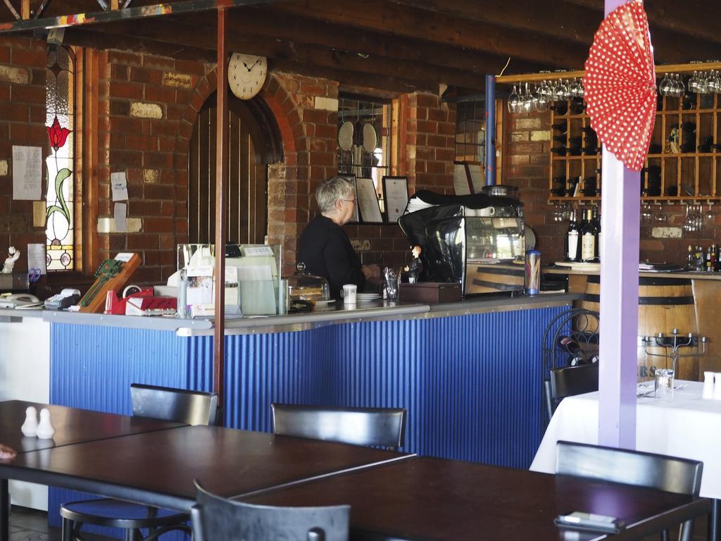 Moonbeam Cottages & Rainbow Cafe Moonambel Eksteriør bilde